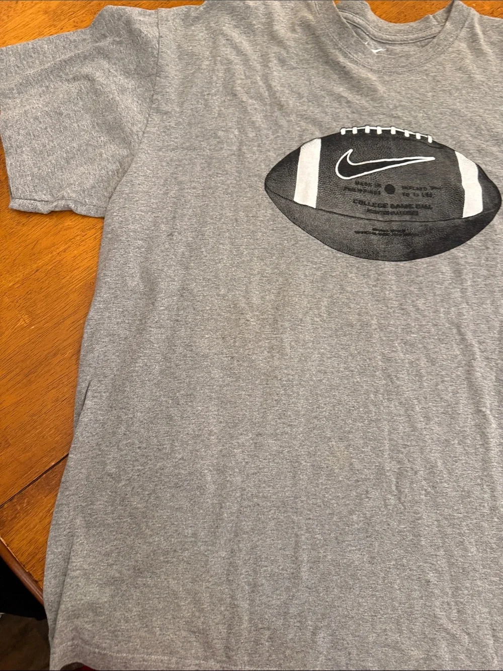 Nike Gray Short-Sleeve Tee with Football Graphic xl